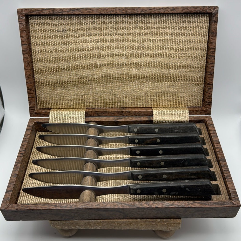 Vintage West Bend Stainless Steel Steak Knives In‎ Wooden Case